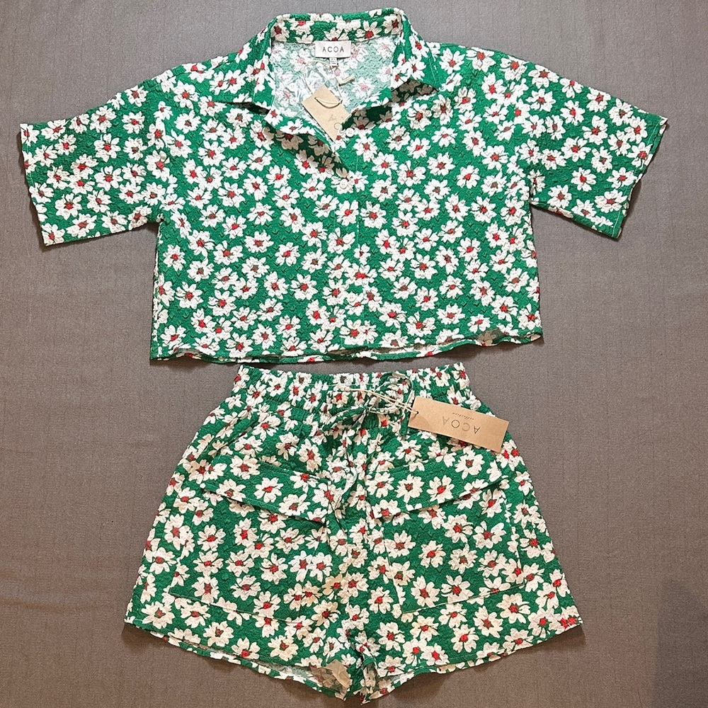 Acoa Green Crinkle Short Two Piece Set XS NWT